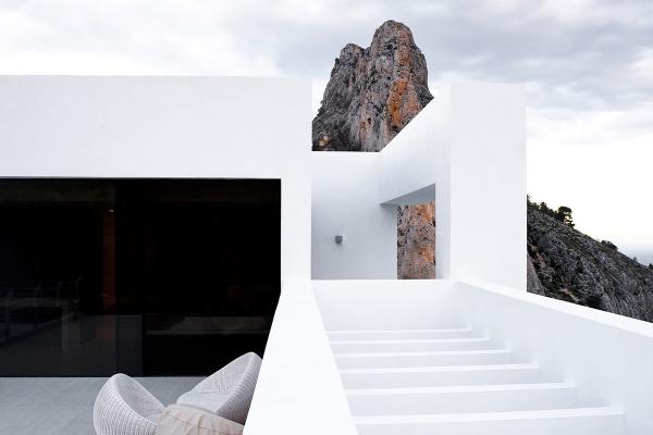 100 white stairs